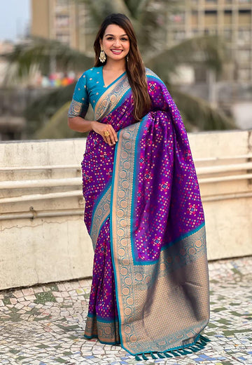 Graceful Banarasi Soft Silk Saree – Minimal Look, Luxurious Copper Zari S0091