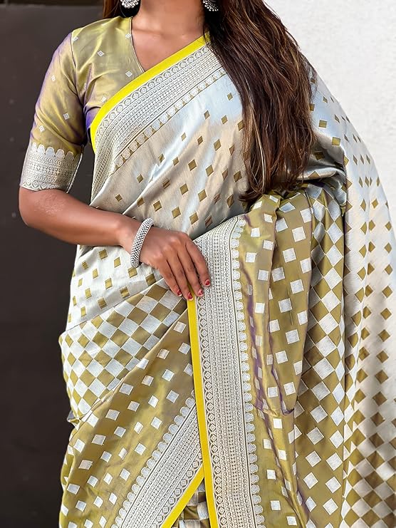 Stunning Banarasi Silk Saree with Subtle Design & Silver Zari Weaving S0099