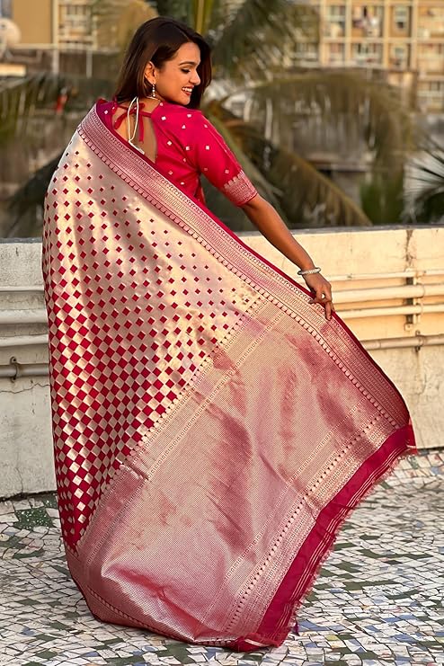 Stunning Banarasi Silk Saree with Subtle Design & Silver Zari Weaving S0102