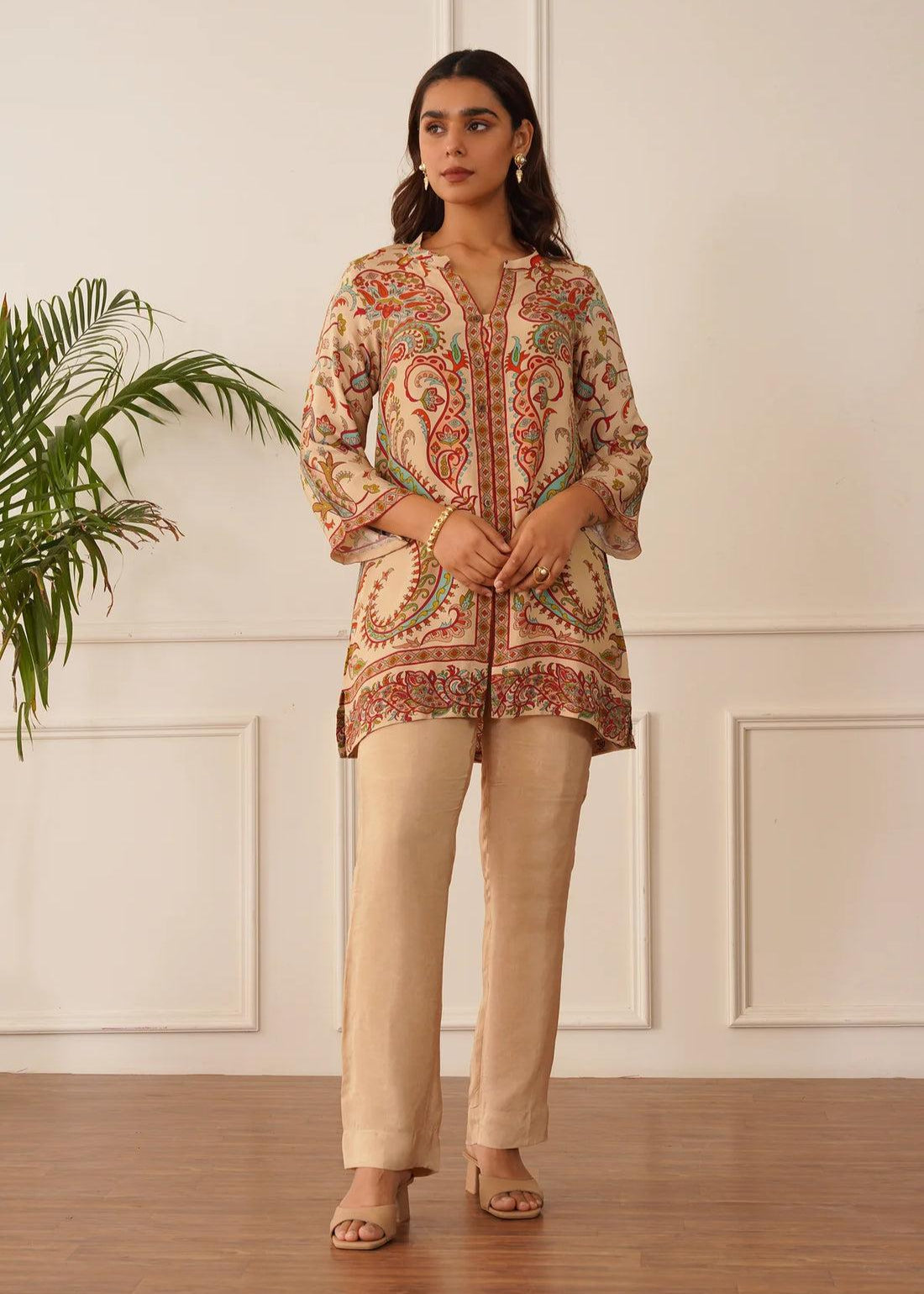 Woman wearing a Printed co-ord set