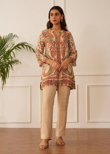Woman wearing a Printed co-ord set