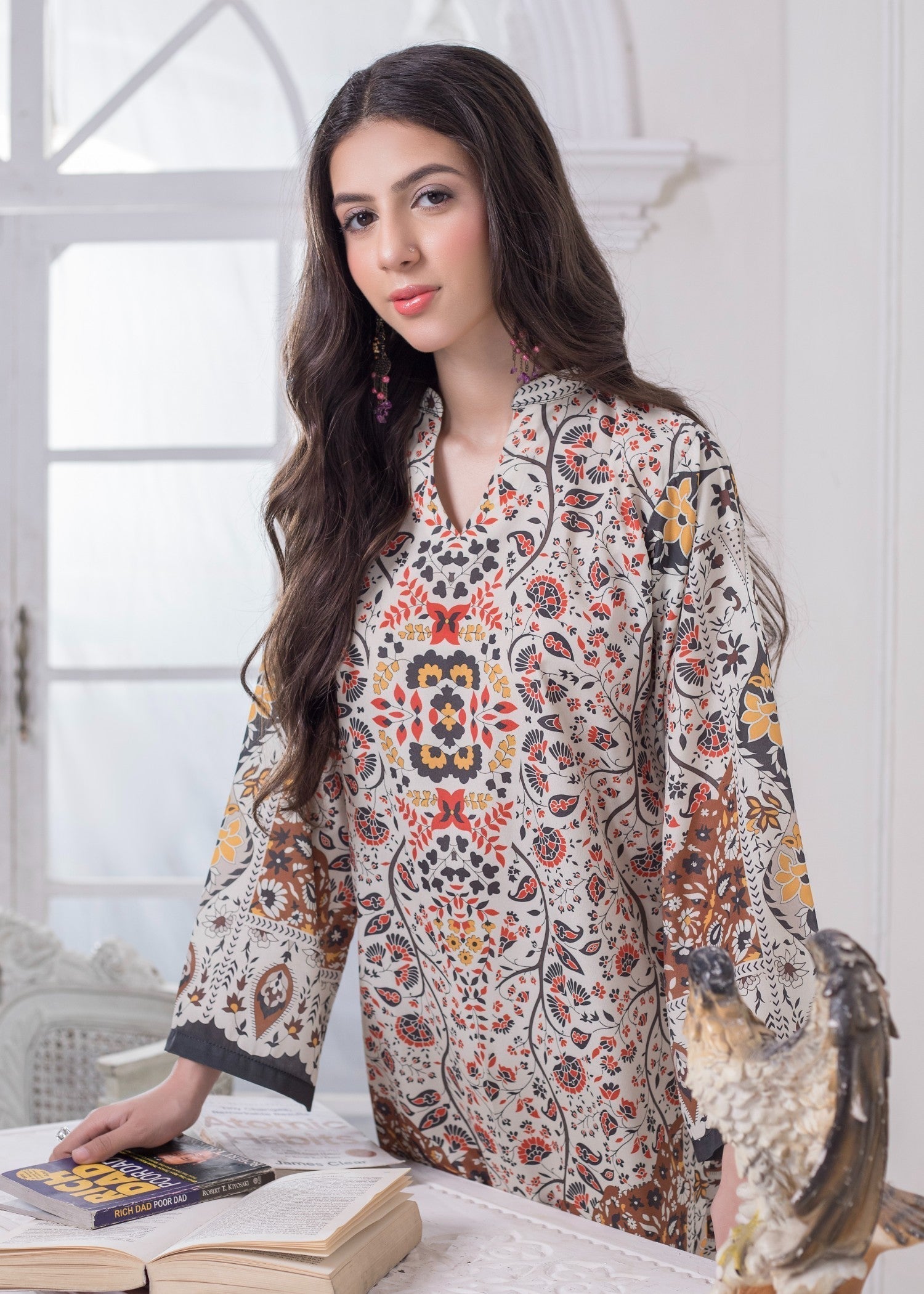 girl wearing a Printed Co-ord Set close shot image