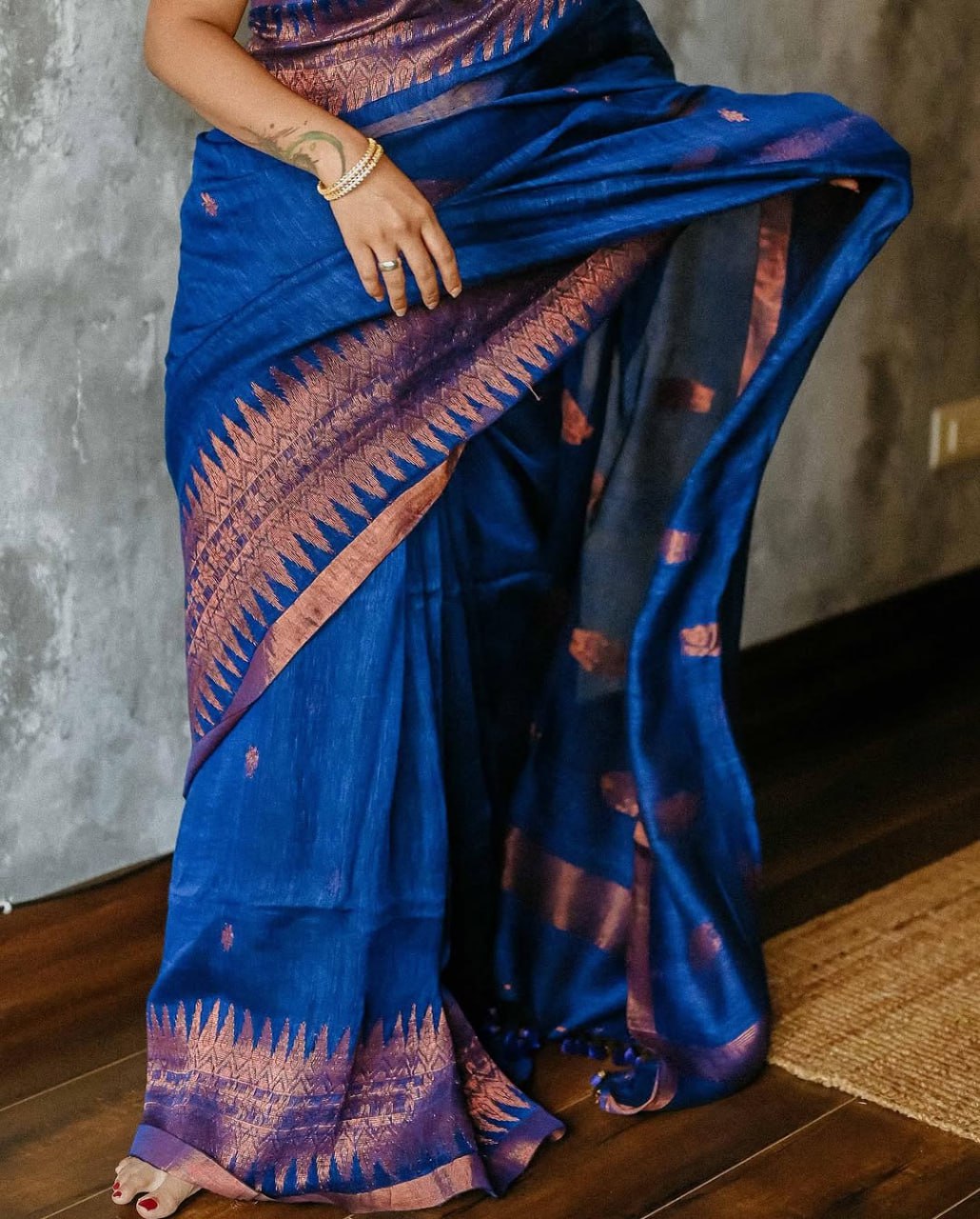Banarasi Soft Silk Saree with Minimal Design & Copper Zari Weaving S0075