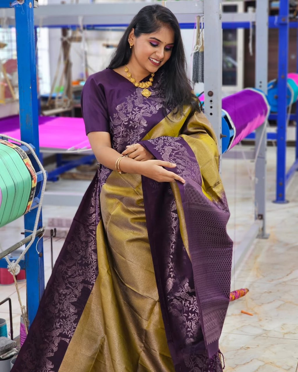 Graceful Banarasi Soft Silk Saree – Minimal Look, Luxurious Copper Zari S0082