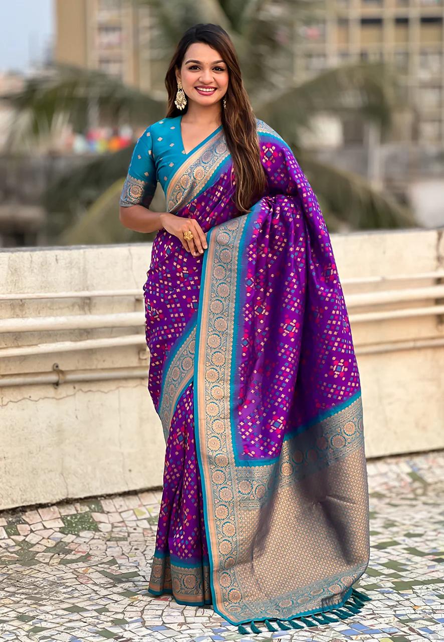 Graceful Banarasi Soft Silk Saree – Minimal Look, Luxurious Copper Zari S0091
