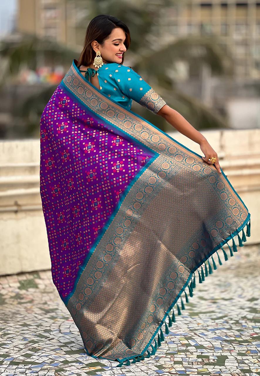 Graceful Banarasi Soft Silk Saree – Minimal Look, Luxurious Copper Zari S0091