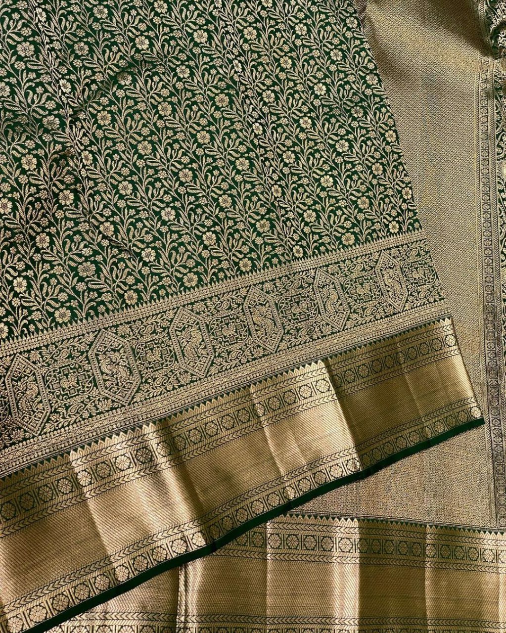 Minimalist Banarasi Soft Silk Saree Featuring Rich Copper Zari S0094